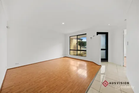 Property photo of 33 Kingia Way Canning Vale WA 6155