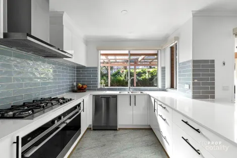 Property photo of 8 Willaura Place Yallambie VIC 3085
