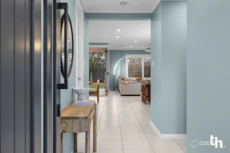 Property photo of 24 Bellona Chase Cameron Park NSW 2285