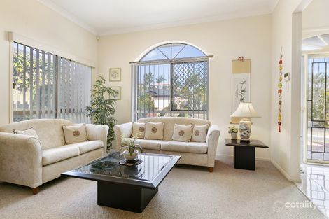 Property photo of 2 Raphael Place Mackenzie QLD 4156