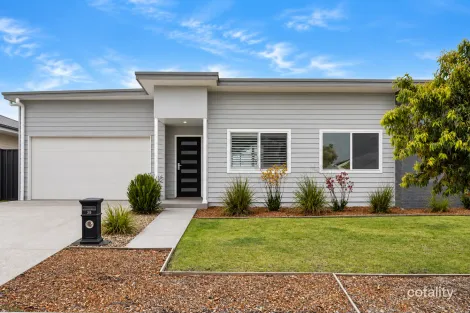 39 Birkdale Cct, Sussex Inlet, NSW 2540