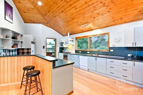 Property photo of 16 View Road Lower Plenty VIC 3093