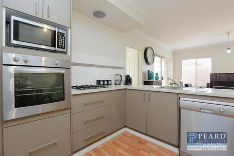 Property photo of 20 Randwick Bend Harrisdale WA 6112