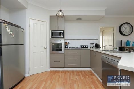 Property photo of 20 Randwick Bend Harrisdale WA 6112