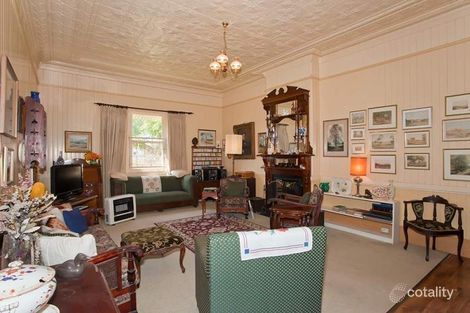 Property photo of 32 Wallace Street Newtown QLD 4350