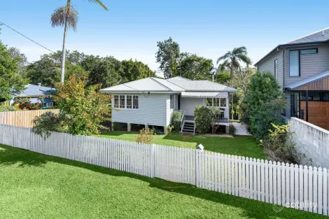 28 BYRNESIDE TCE, WYNNUM, QLD 4178