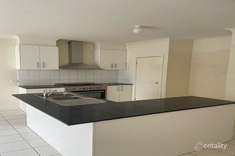 Property photo of 35 Lambertia Loop Caroline Springs VIC 3023