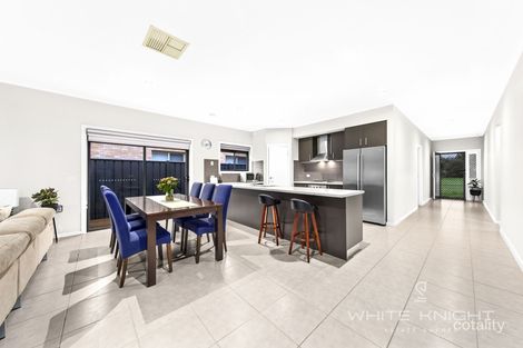 Property photo of 1 Litoria Walk St Albans VIC 3021