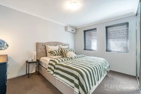 Property photo of 74 Sunday Loop Mandurah WA 6210