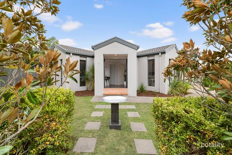 Property photo of 10 Allambee Street Jerrabomberra NSW 2619