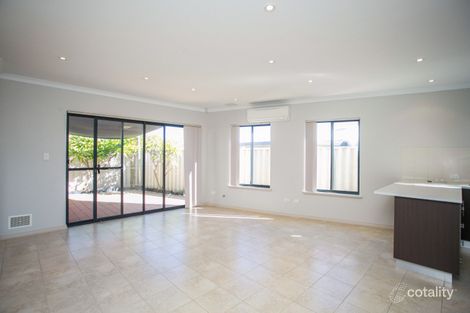 321b Flinders St, Nollamara, WA 6061