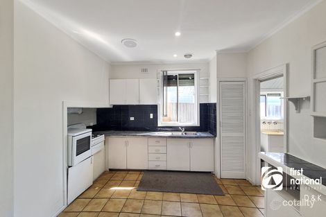 Property photo of 32 Welwyn Parade Deer Park VIC 3023