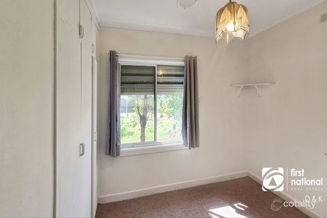 Property photo of 32 Welwyn Parade Deer Park VIC 3023