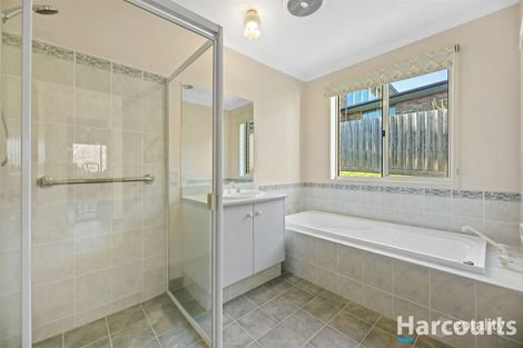 Property photo of 1 Flax Mill Close Drouin VIC 3818