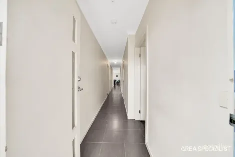 Property photo of 18 Mallow Street Brookfield VIC 3338