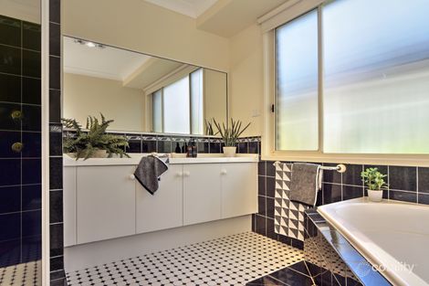 Property photo of 1 Rosewood Close Nowra NSW 2541