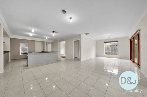 Property photo of 18 Aisbett Close Lynbrook VIC 3975