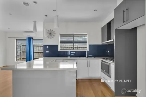 Property photo of 13 Uddin Lane Hampton Park VIC 3976