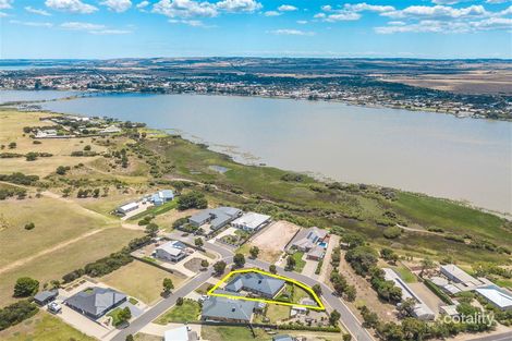 Property photo of 1 Hopkinson Court Hindmarsh Island SA 5214