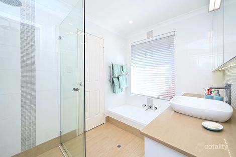 Property photo of 5 Holyhead Green Mindarie WA 6030