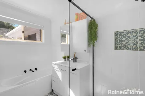 Property photo of 4 Copper Leaf Place Worrigee NSW 2540