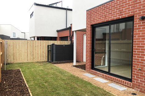 Property photo of 9 Oakden Crescent St Albans VIC 3021