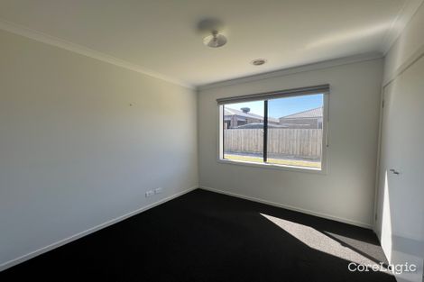 Property photo of 38 Voyager Drive Fraser Rise VIC 3336