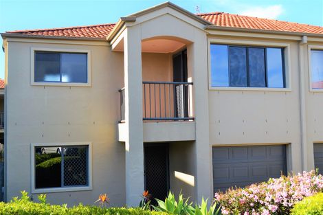 31/1 Santa Isobel Bvd, Pacific Pines, QLD 4211