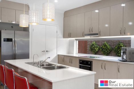 Property photo of 21 Pandanus Court Regents Park QLD 4118