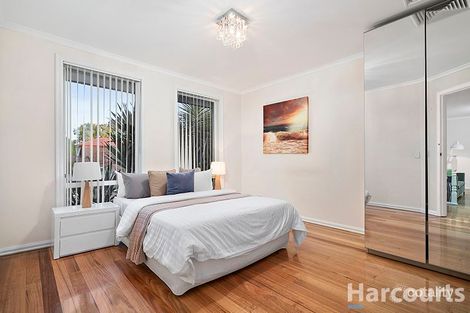 Property photo of 1 Greenway Drive Mill Park VIC 3082