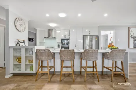 Property photo of 14 Donostia Crescent Bushland Beach QLD 4818