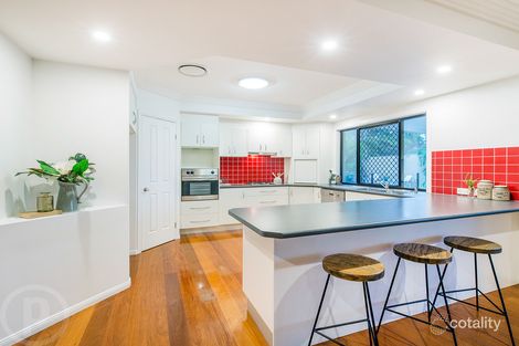 Property photo of 9 Brossard Court Mansfield QLD 4122