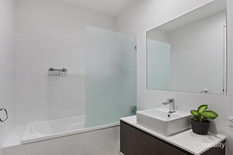Property photo of 19/2 Emily Way Varsity Lakes QLD 4227