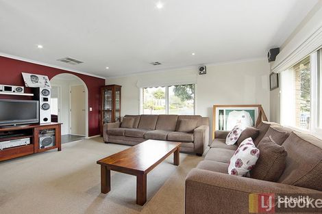 Property photo of 47 Buckingham Drive Rowville VIC 3178