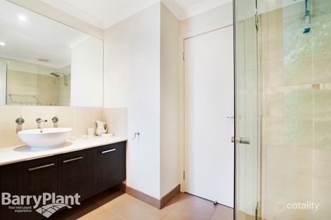 Property photo of 29 Pirra Place Narre Warren VIC 3805