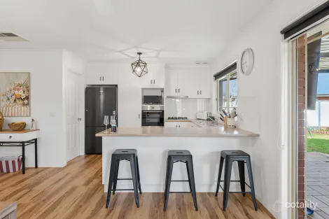 Property photo of 4 Risbey Court Mildura VIC 3500