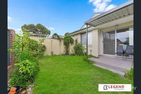 Property photo of 2/56 Tungarra Road Girraween NSW 2145