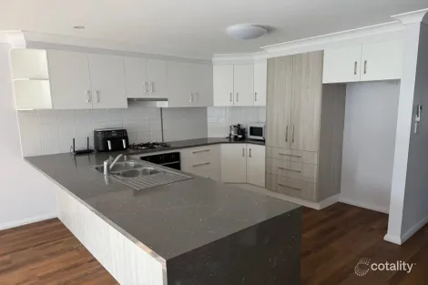 Property photo of 11 Claret Ash Drive Guyra NSW 2365