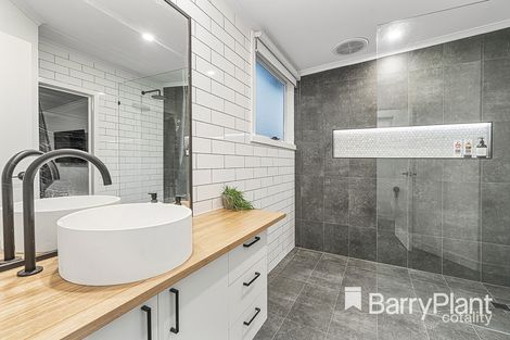 Property photo of 17 Edward Road Chirnside Park VIC 3116