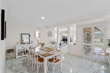 Property photo of 121 Cribb Road Carindale QLD 4152