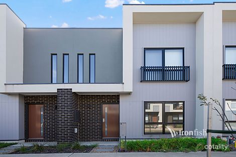 Property photo of 9 Cultura Walk Cranbourne West VIC 3977