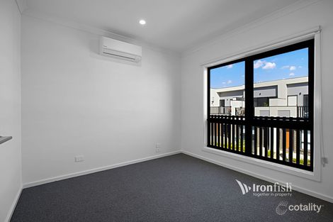 Property photo of 9 Cultura Walk Cranbourne West VIC 3977