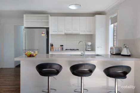 Property photo of 30 McMeeken Way Epsom VIC 3551