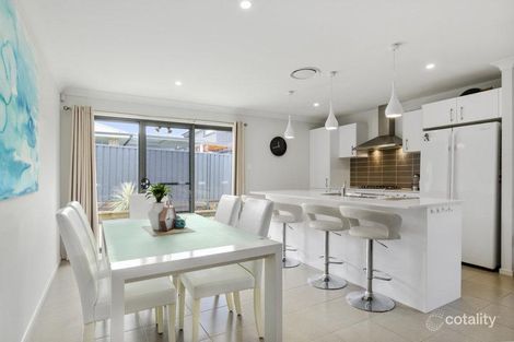 30 Flemmings Cres, Horsley, NSW 2530