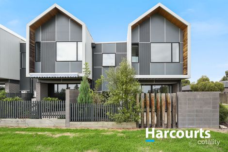 18 Windward Lane, Cranbourne West, VIC 3977