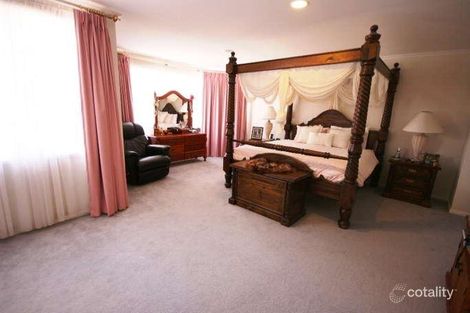 Property photo of 3 Nicholas Walk Aberfoyle Park SA 5159