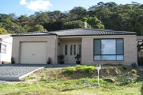 23 Nioka Ave, Point Clare, NSW 2250