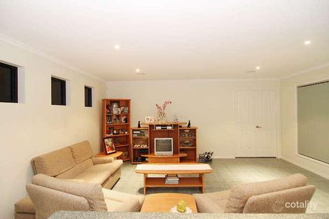 Property photo of 8 Regency Road Roxburgh Park VIC 3064