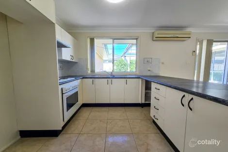 Property photo of 76 Downes Crescent Currans Hill NSW 2567
