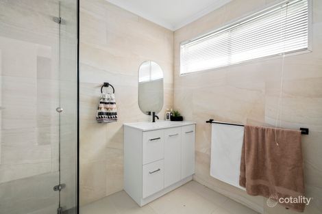 Property photo of 4 Kingsley Place Melton West VIC 3337